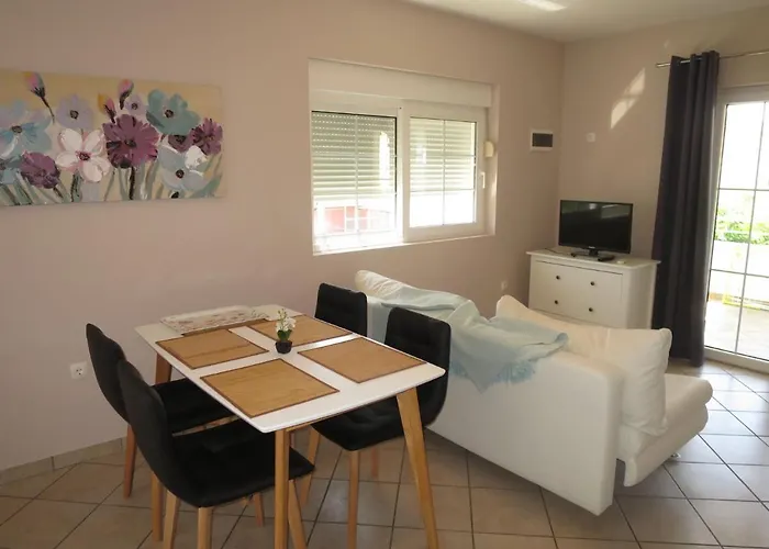 Apartment Tino-3 By Interhome *